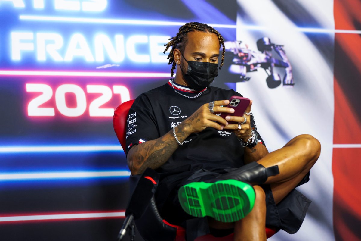 Lewis Hamilton supports his Extreme E-rider Cristina Gutierrez after her terrible injury