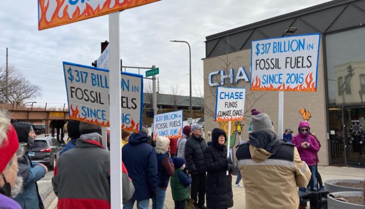 chase-fossil-fuel-protest-image_50738433-1-20211126-1500×844-jeff-hirsh.jpg