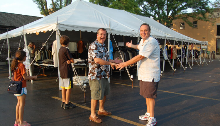 Deans-tent-sidewalk-sales-20009.jpg