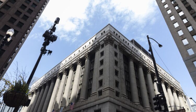 CITYHALL_02_ext_sky.JPG