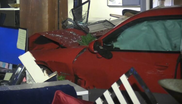 12426175_110722-wls-car-furniture-430avo-vid.jpg